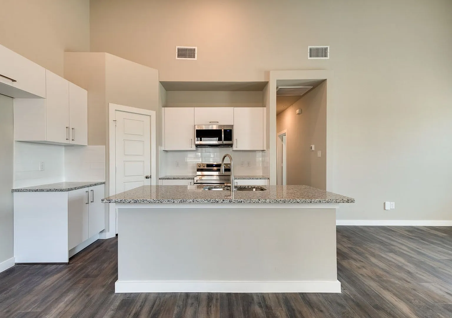 Gorgeous 3 Bedroom Four Plex Located In Midlothian Isd! — Photo 4