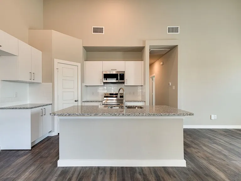 733 Wheatfield Dr — Photo 6
