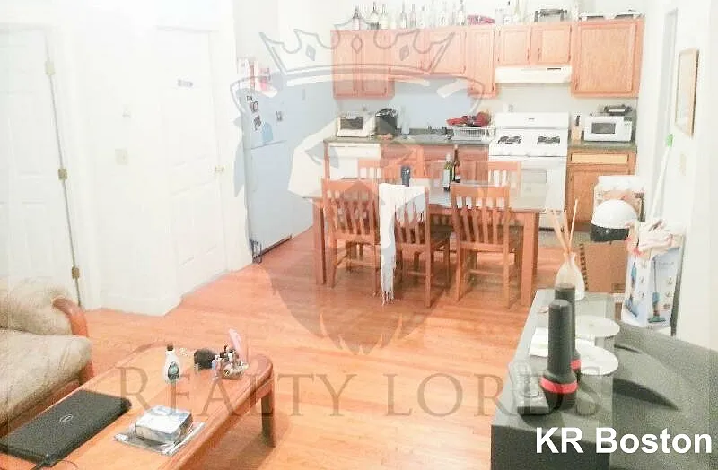 4 bed, 1.0 bath, $3,650 — Photo 3