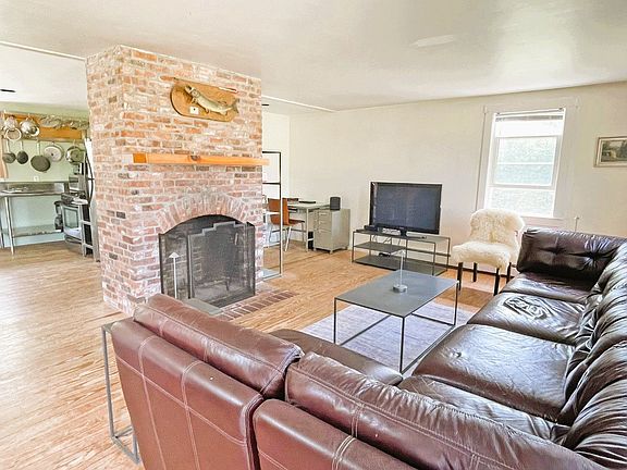 3rd image of 31 Millbrook Rd