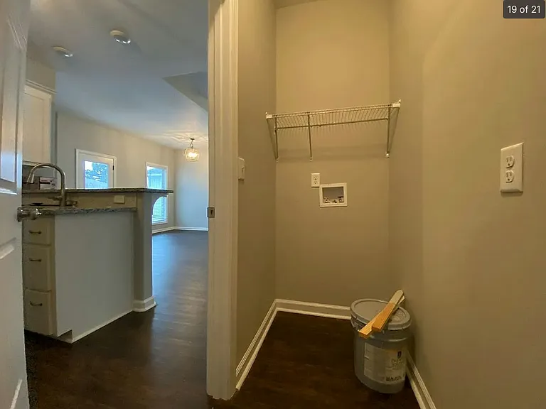 6132 Burbank Crossing Loop — Photo 16