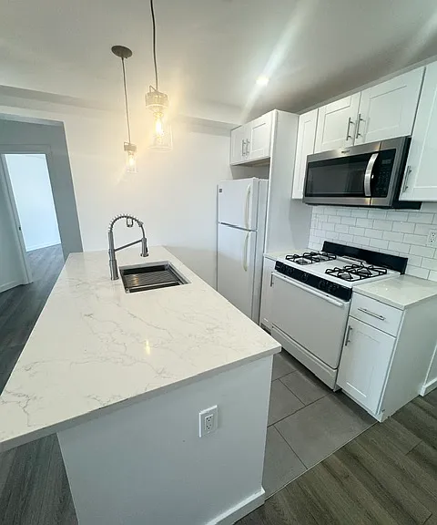 473 Main St #1 — Photo 6