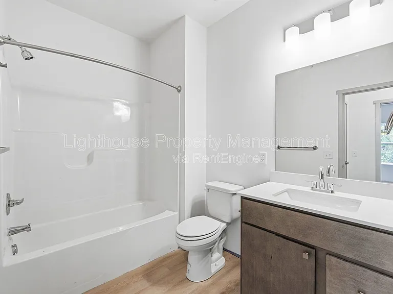 Riverbend Flats Apartments — Photo 22