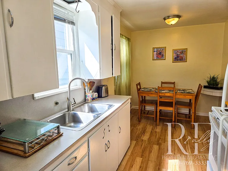 1217A Burwell St — Photo 6