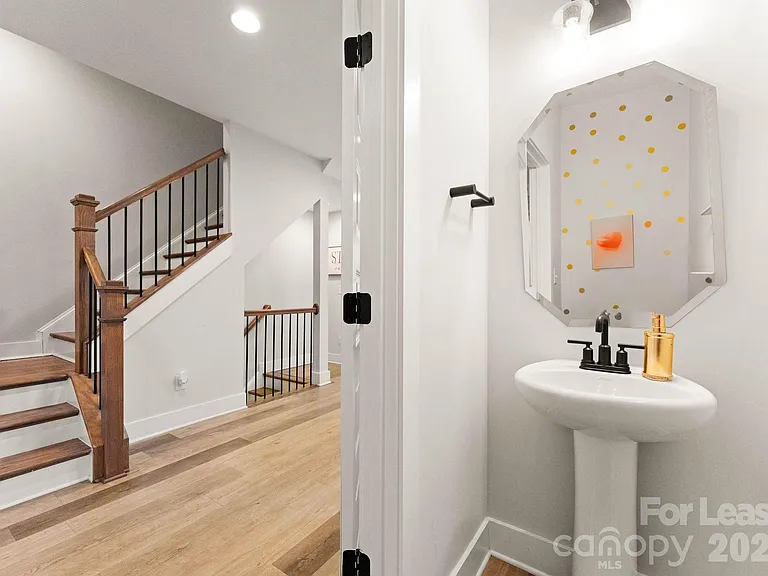 648 W End Dr — Photo 21