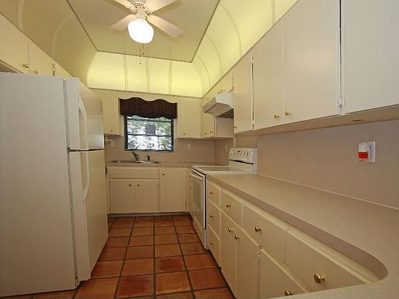 5th image of 1434 NE 105th St