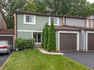 659 Lakeside Circle Dr, Wheeling, IL 60090