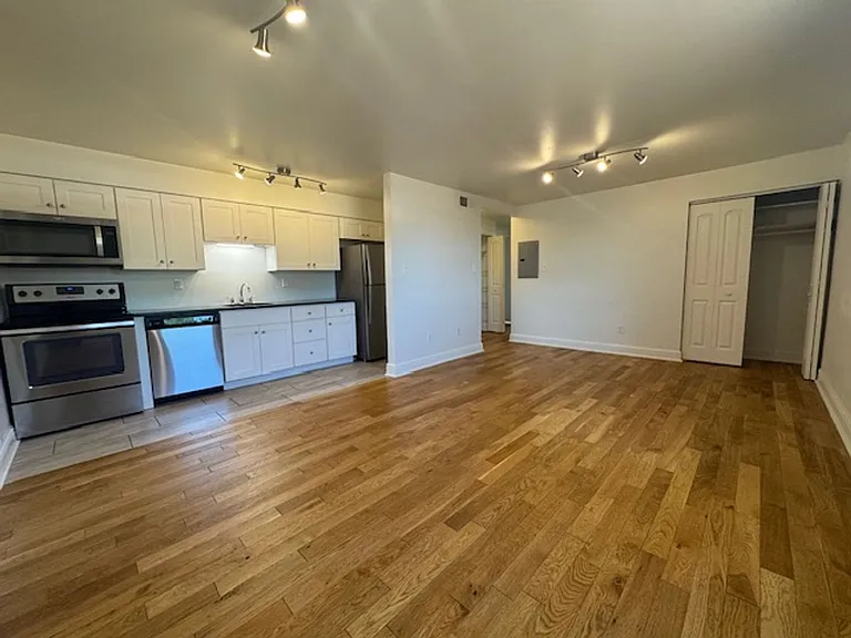 7528 Penn Avenue — Photo 11