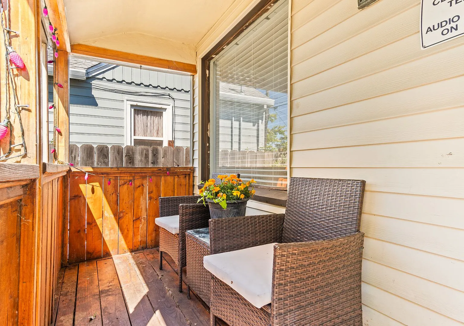 Charming Oakland Oasis with Detached Workshop & Ample Storage - Bordering San Leandro! — Photo 4