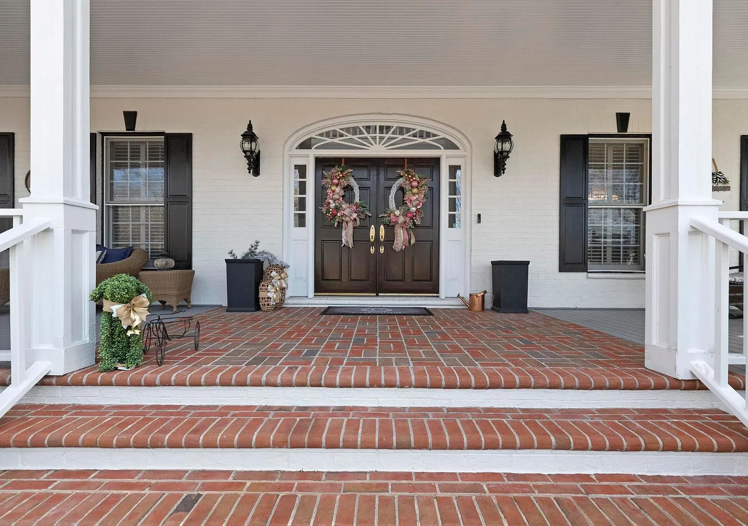 Regal on Royal Bluff — Photo 2
