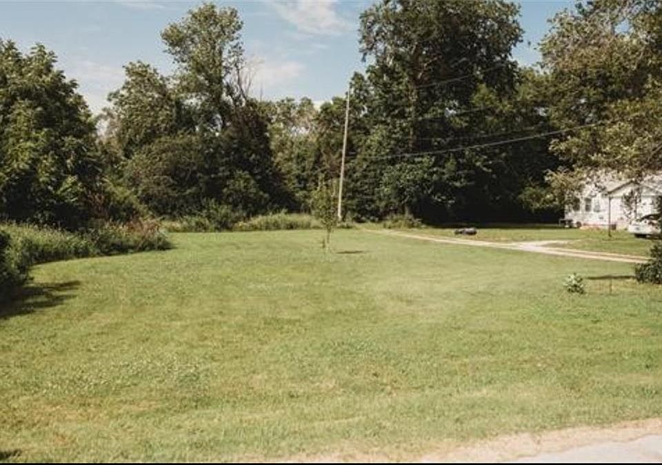 2nd image of 0 W 11th St