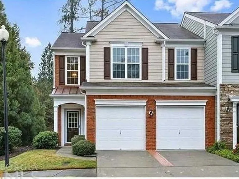 105 Finchley Dr — Photo 1