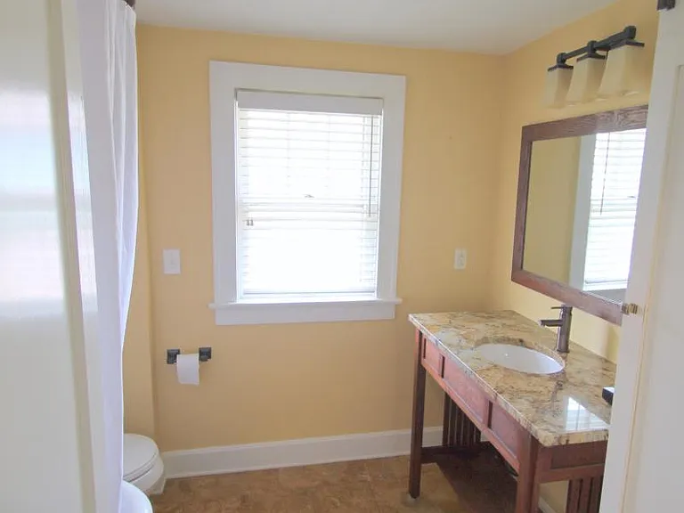 294 Siebert St — Photo 6