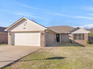 1760 Longfellow Dr, Conway, AR 72034