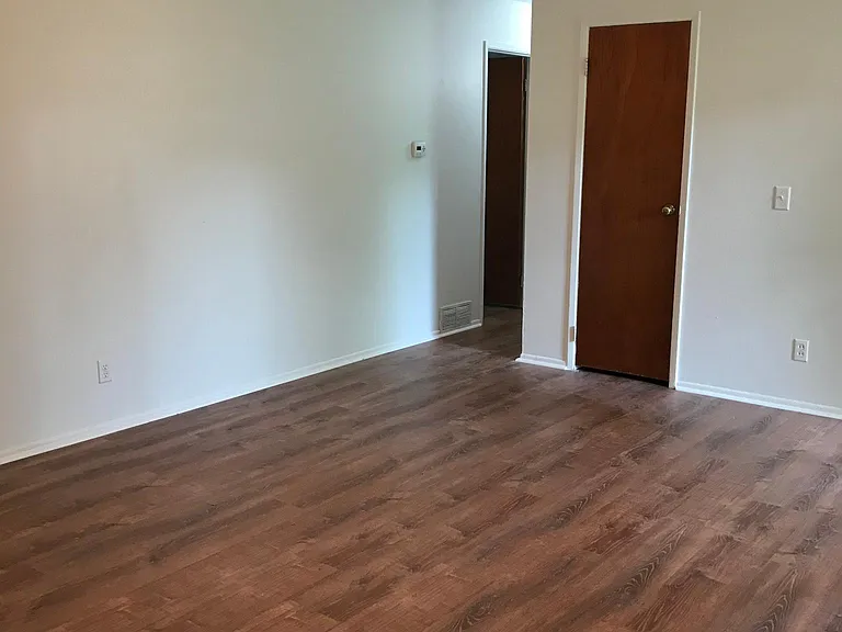 7410 Valley Rd — Photo 7