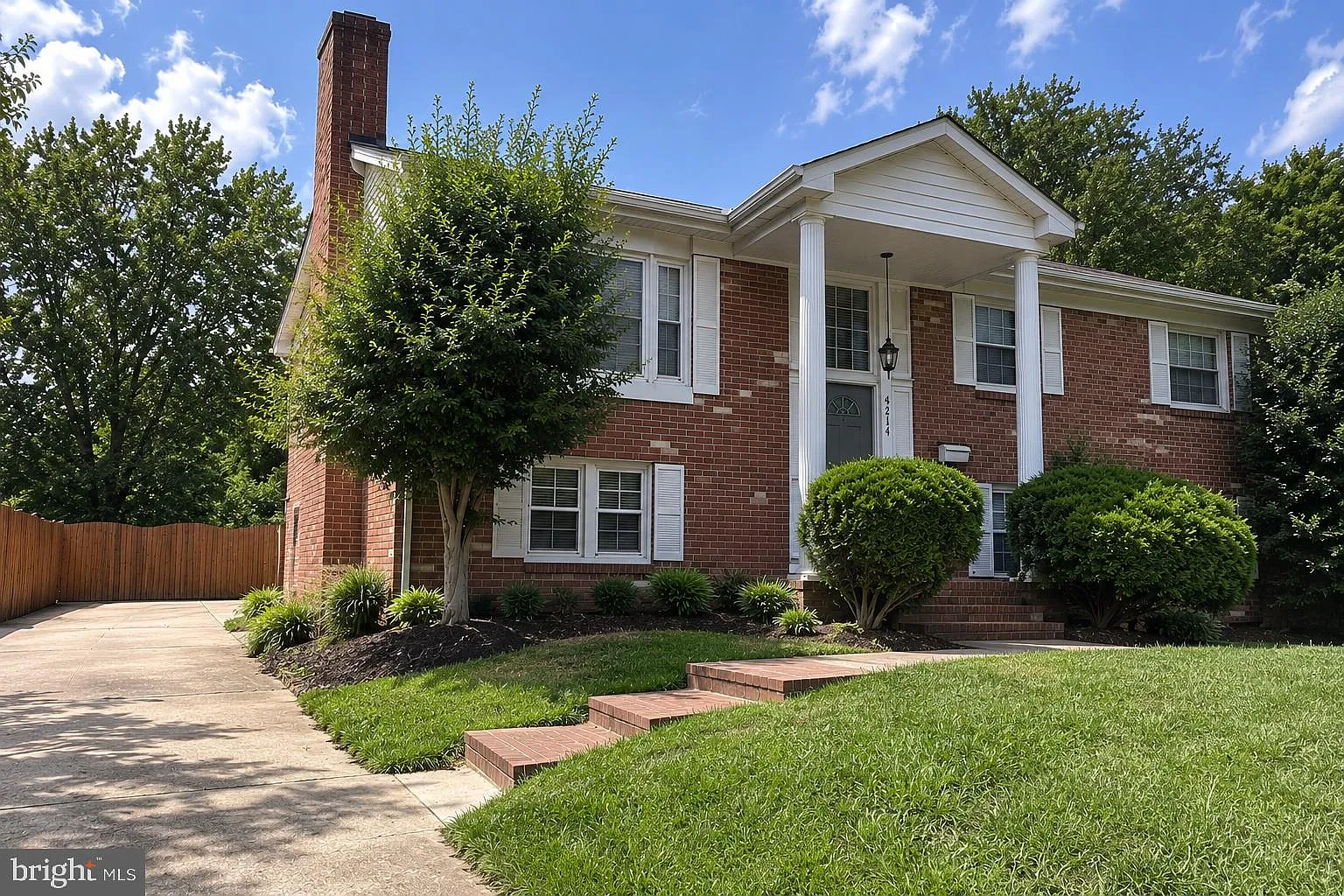 5 bed, 3.0 bath, 2092 sqft, $3,400 — Photo 1