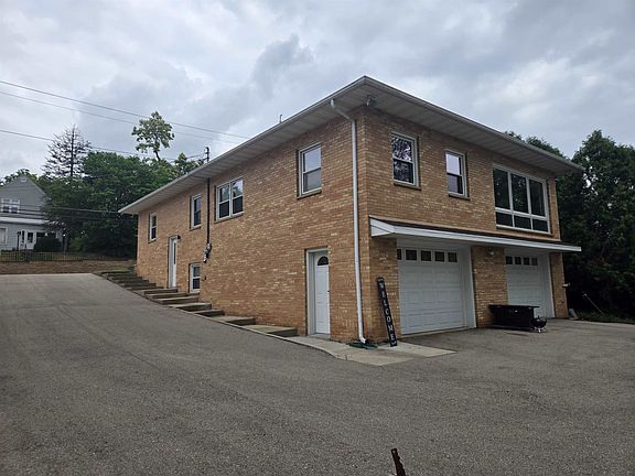 4th image of 412 E Sherman Ave