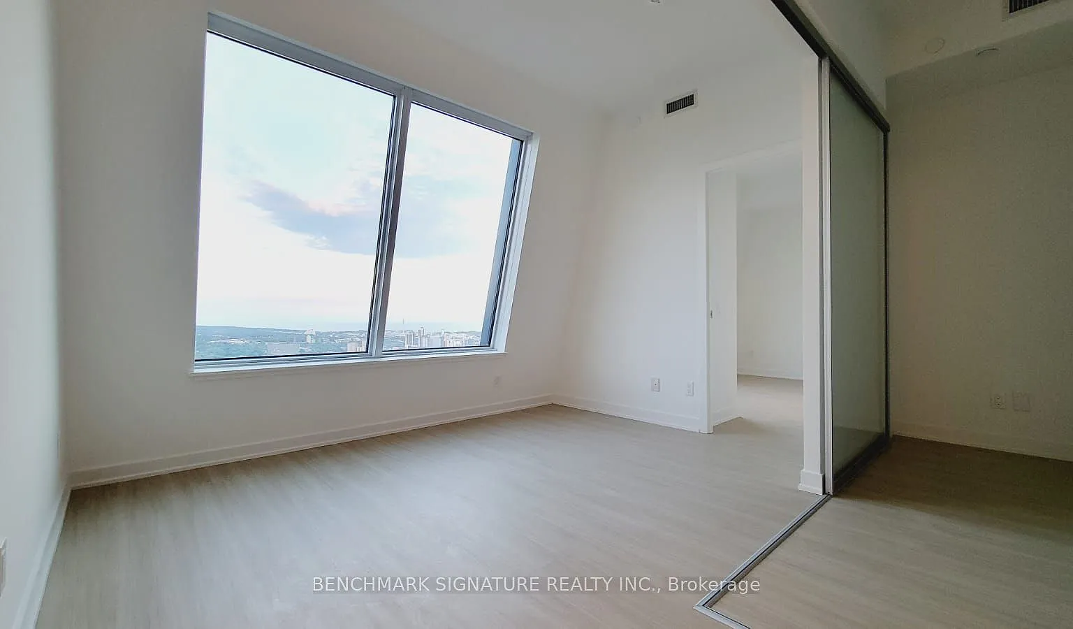 4 bed, $4,500 — Photo 2
