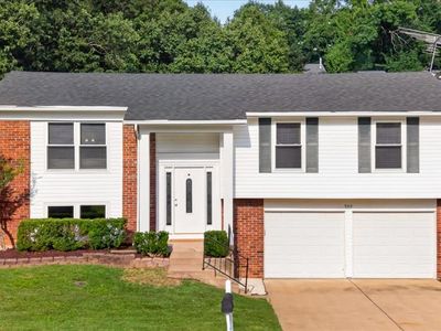 930 Bellestri Dr, Ballwin, MO, 63021
