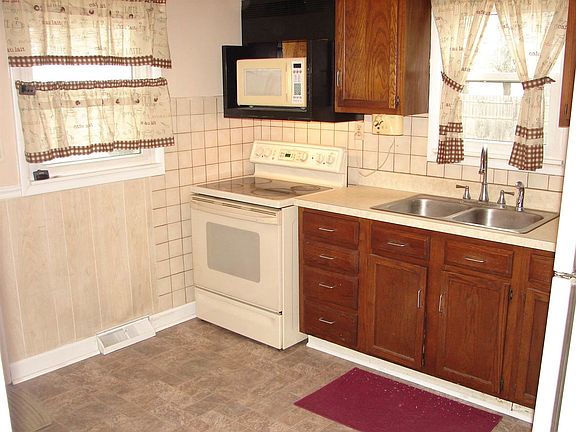 5th image of 133 N Walton Ave