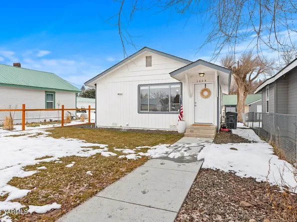 1006 Canal Ave, Tieton, WA 98947