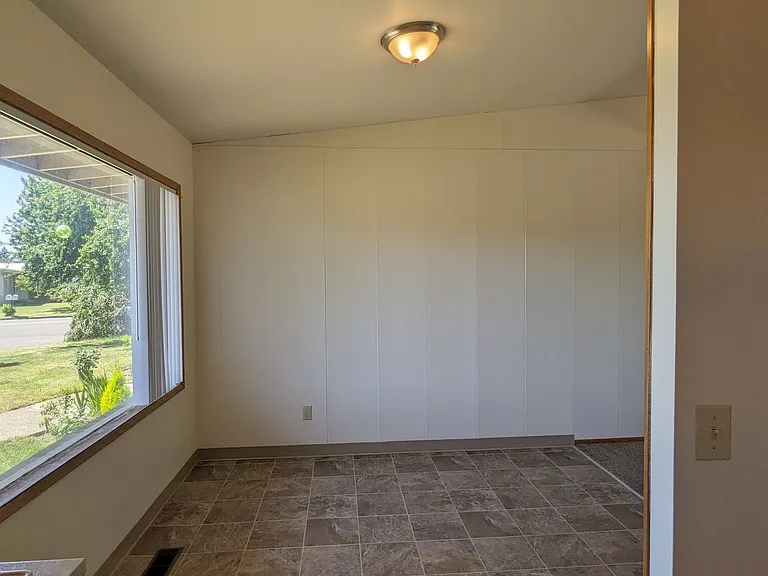 Bel Air Apartments — Photo 38