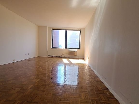 4th image of 1641 3rd Ave APT 25B