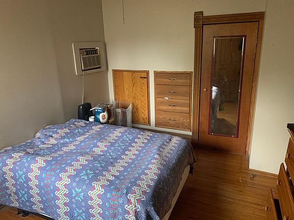 5th image of 2702 Emerson Ave S #2702 & 270