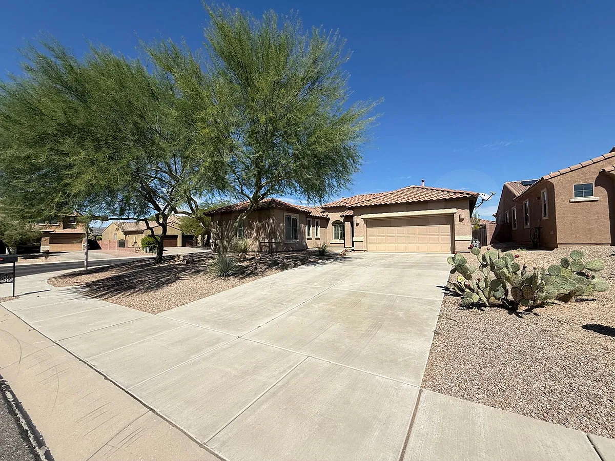 4 bed, 3.0 bath, 2652 sqft, $3,040 — Photo 2