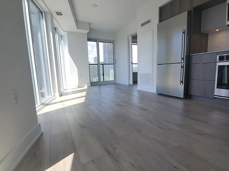 575 Bloor St E #1808 — Photo 2