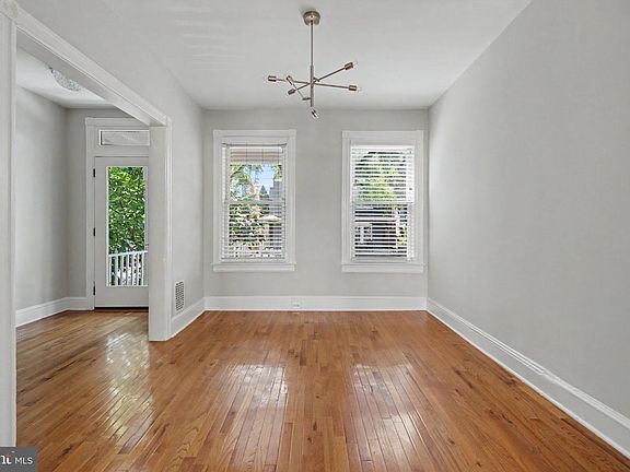 5th image of 721 Harvard St NW