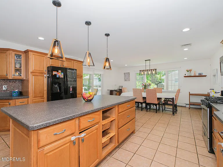 209 Woodcrest Rd — Photo 9