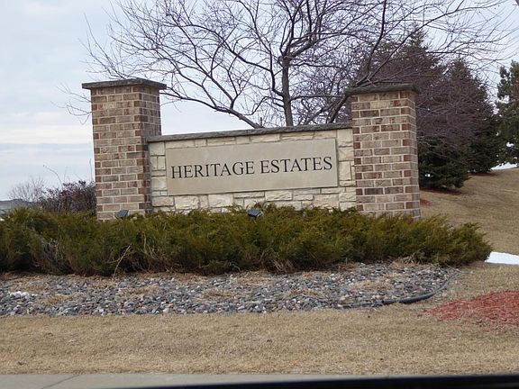 PEACEFUL HERITAGE ESTATES Nicely located just off exit 202 near shops & services and close to the "Outlet Stores"