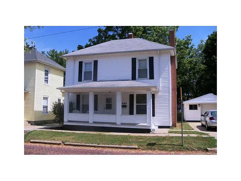 410 Maple Ct photo 1
