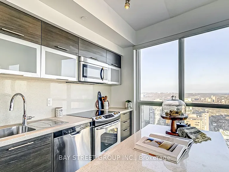 386 Yonge St #3907 — Photo 6