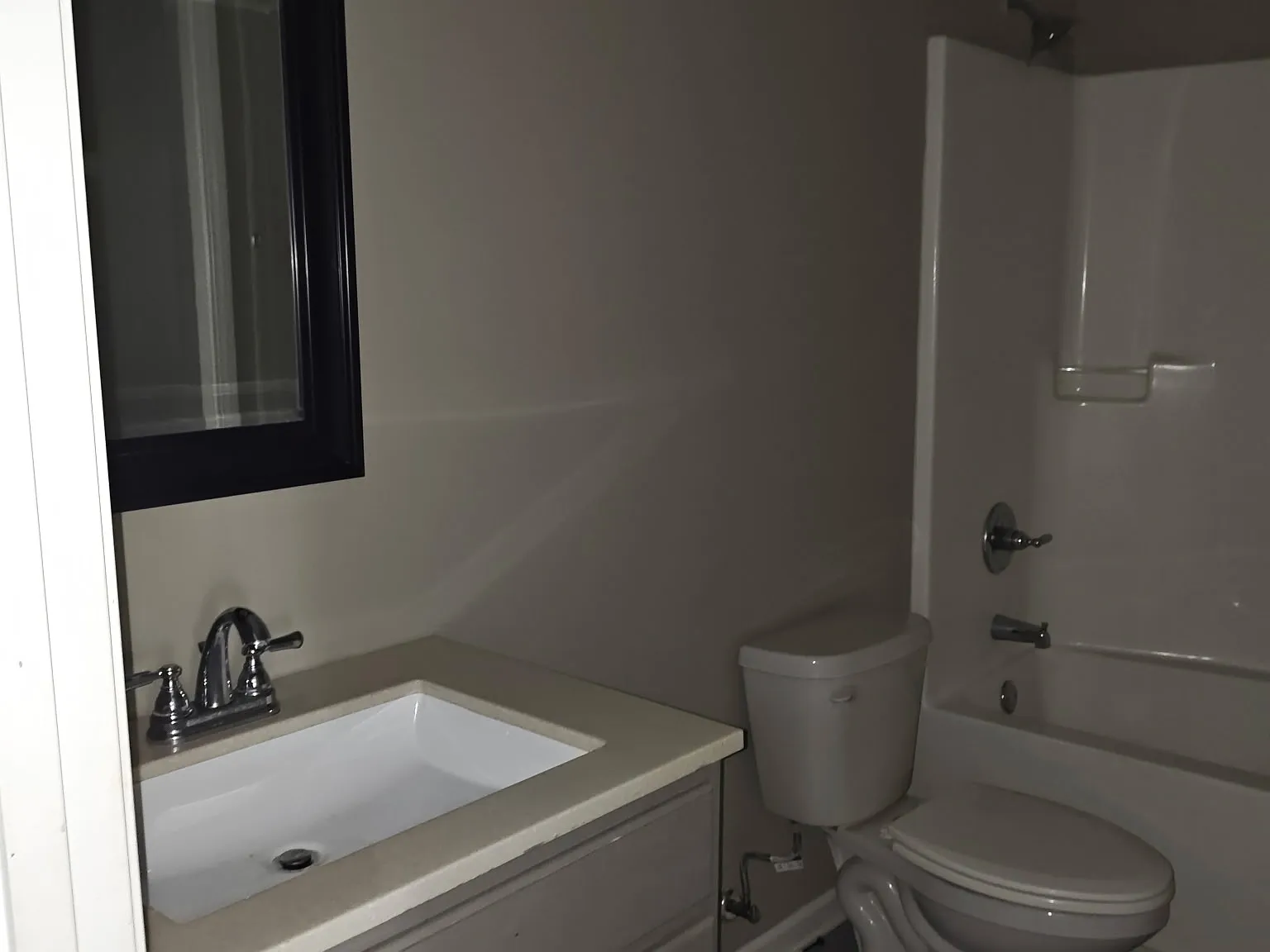 3 bed, 1090 sqft, $1,475 — Photo 1