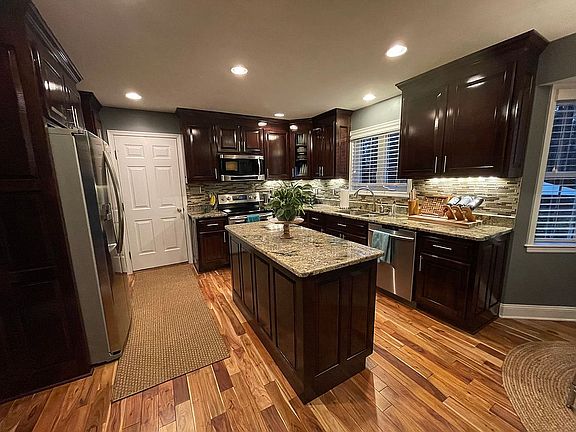 3rd image of 5543 Wintercreek Dr
