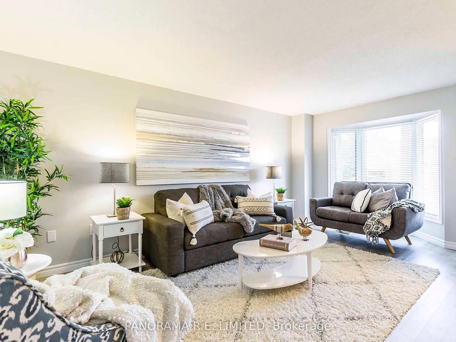 3 bed, $2,700 — Photo 2