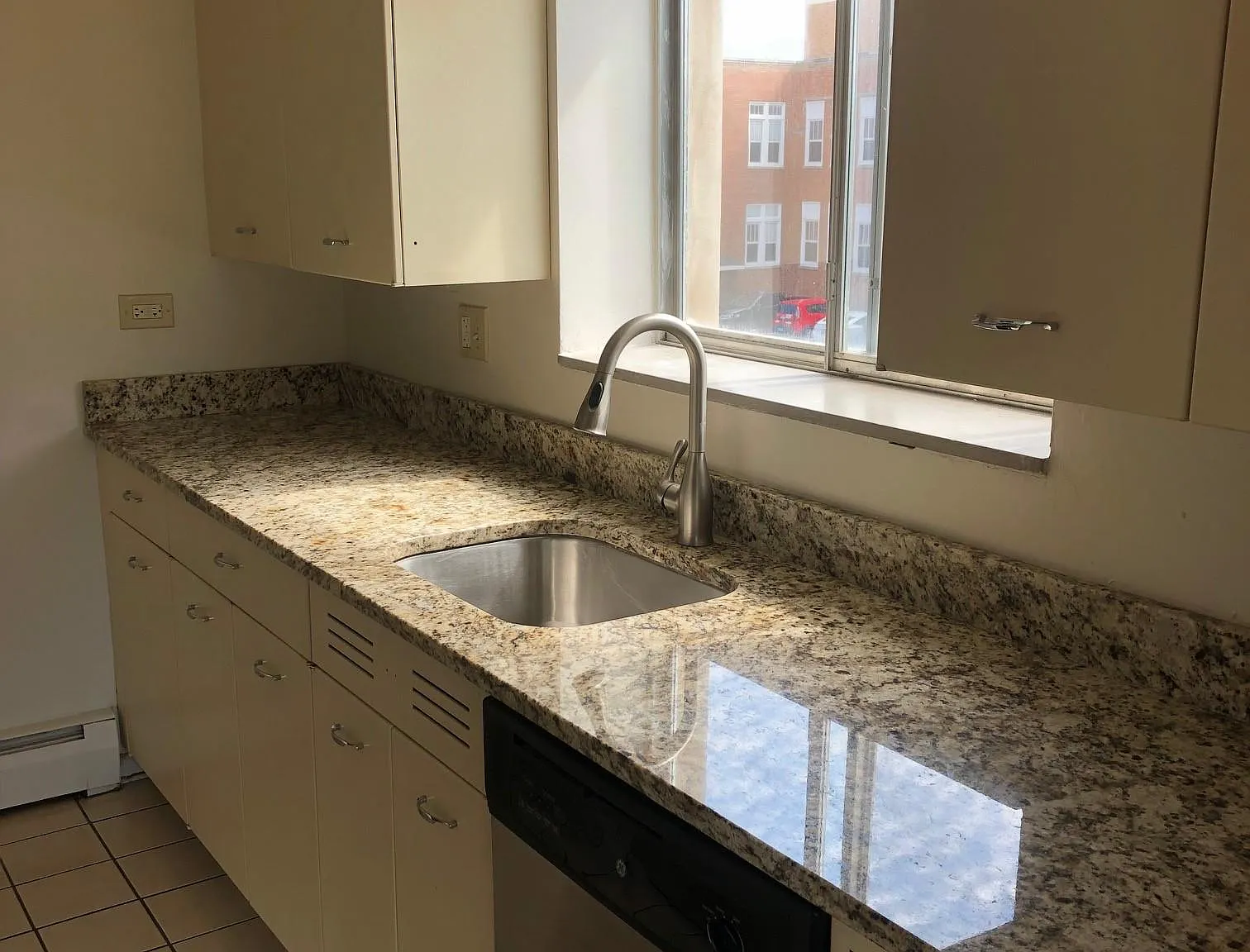 Parkview Apartments — Photo 2