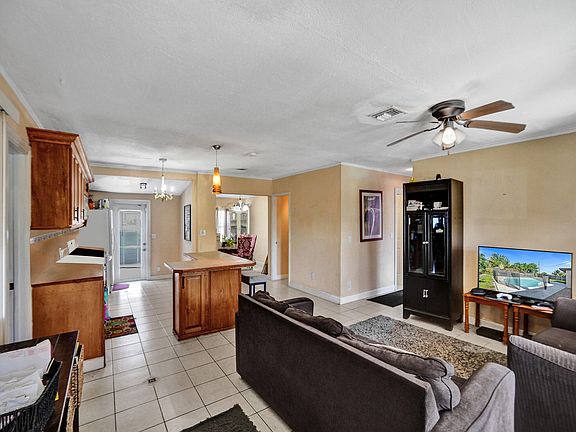 4th image of 2613 Havana Drive