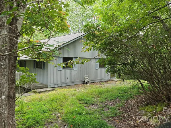 54 Wodigeasgohi Dr, Brevard, NC 28712