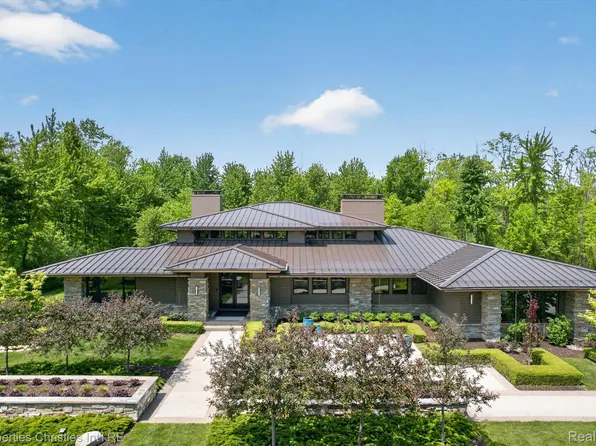 22635 Evergreen Ct, Novi, MI 48374