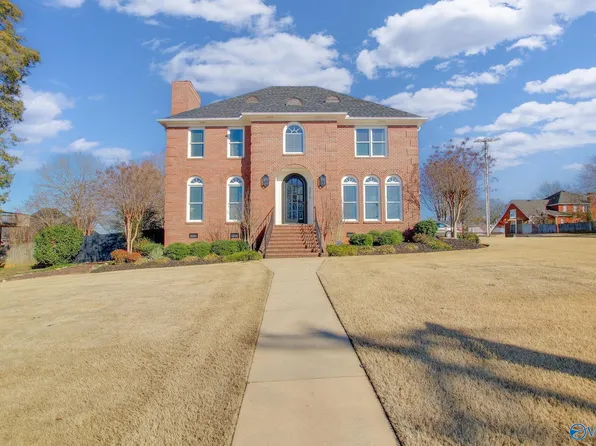 3210 Cedarhurst Dr SW, Decatur, AL 35603