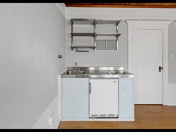 5th image of 985 Pine St #19