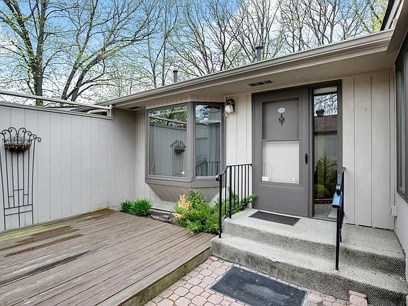 4th image of 1603 Black Oaks Pl N