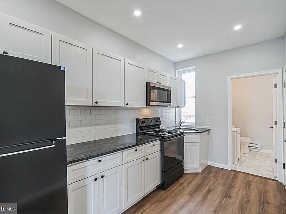2nd image of 1211 W Cambria St #2F
