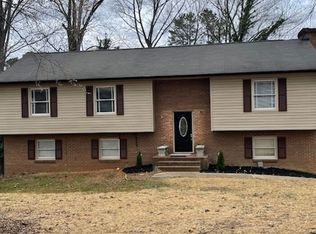 7414 Castlebar Rd, Charlotte, NC 28270