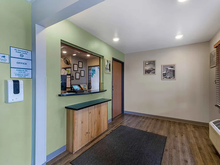 Lobby and Guest Check-in