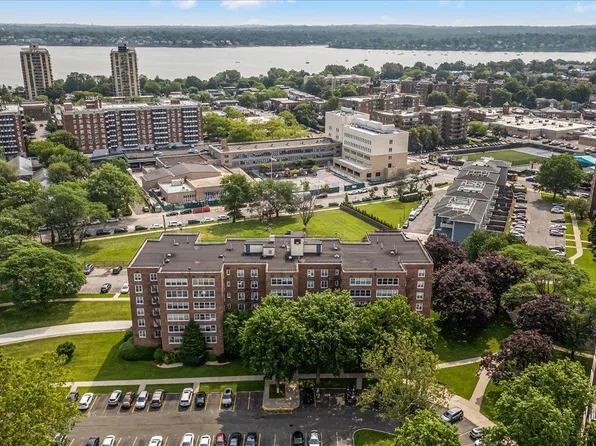 211-40 18TH Avenue #1J, Bayside, NY 11360