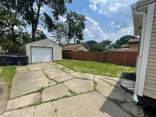 4 bed, 1365 sqft, $1,250 — Photo 2